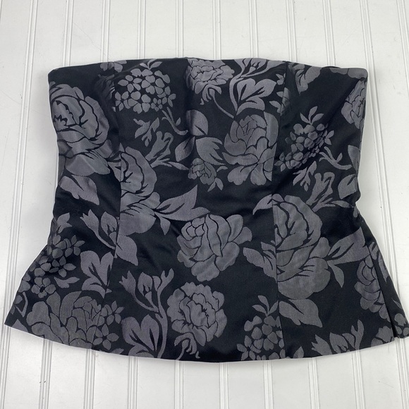 White House Black Market Tops - White House Black Market sleeveless black & gray floral top 8